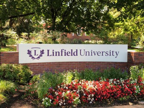 Linfield-University-monument-sign